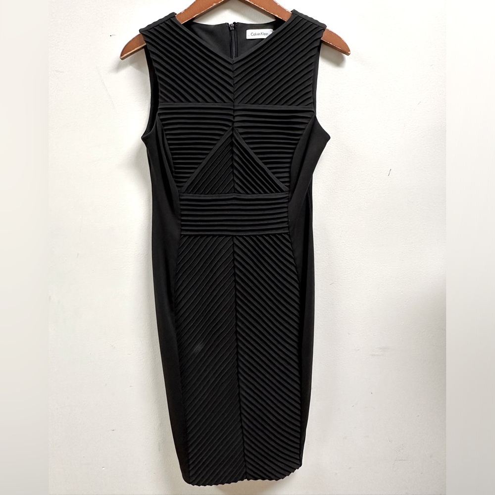 Calvin Klein knit ponte dress with monochrome geometric detail; size 4